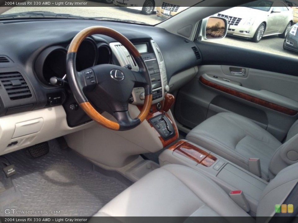 Light Gray Interior Photo for the 2004 Lexus RX 330 AWD #79364570