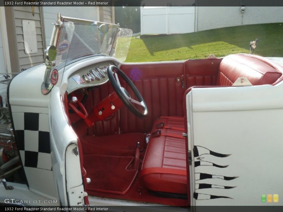 Red Interior Photo for the 1932 Ford Roadster  #79372348