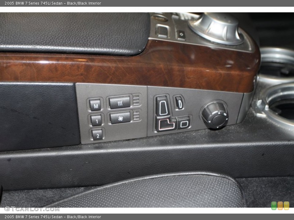 Black/Black Interior Controls for the 2005 BMW 7 Series 745Li Sedan #79376476