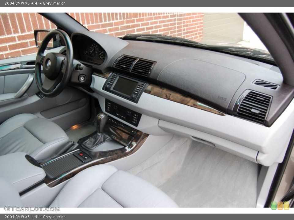 Grey Interior Dashboard for the 2004 BMW X5 4.4i #79379254