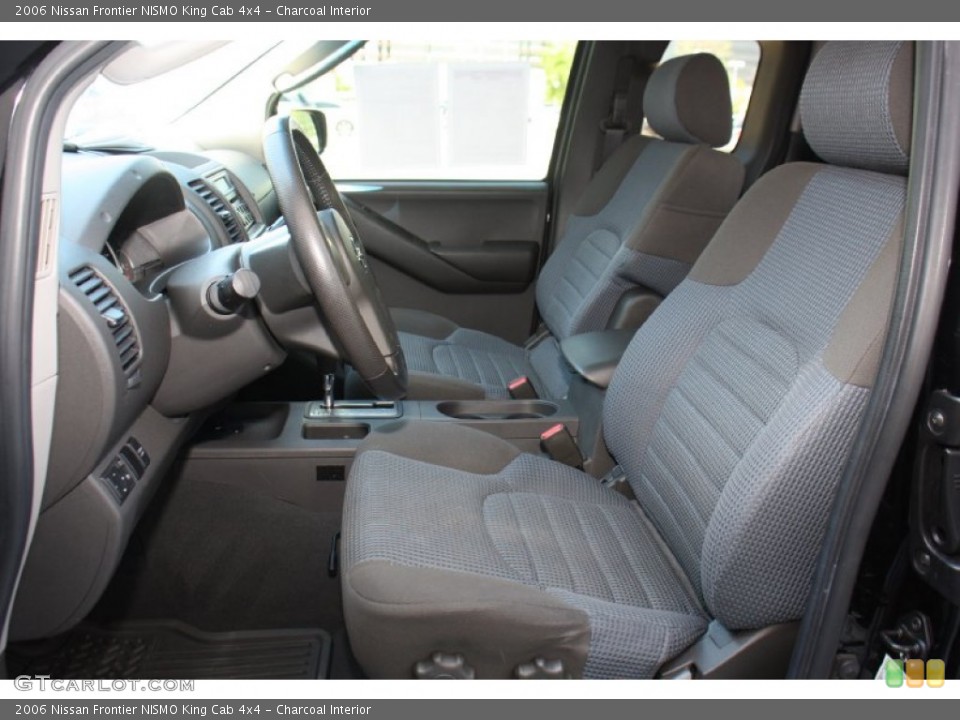 Charcoal Interior Photo for the 2006 Nissan Frontier NISMO King Cab 4x4 #79385219