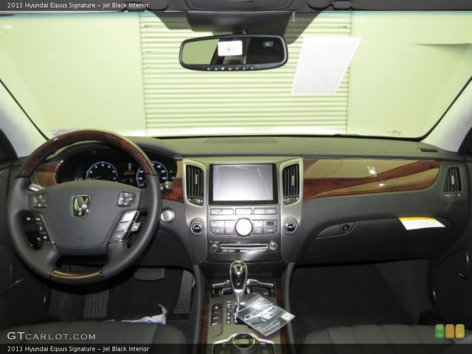 Jet Black Interior Dashboard for the 2013 Hyundai Equus Signature #79387347