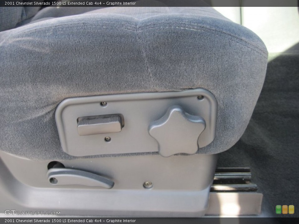 Graphite Interior Controls for the 2001 Chevrolet Silverado 1500 LS Extended Cab 4x4 #79390927