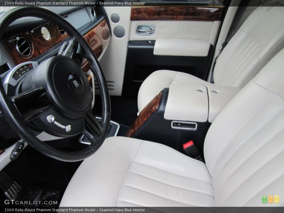 Seashell/Navy Blue Interior Photo for the 2004 Rolls-Royce Phantom  #79391945
