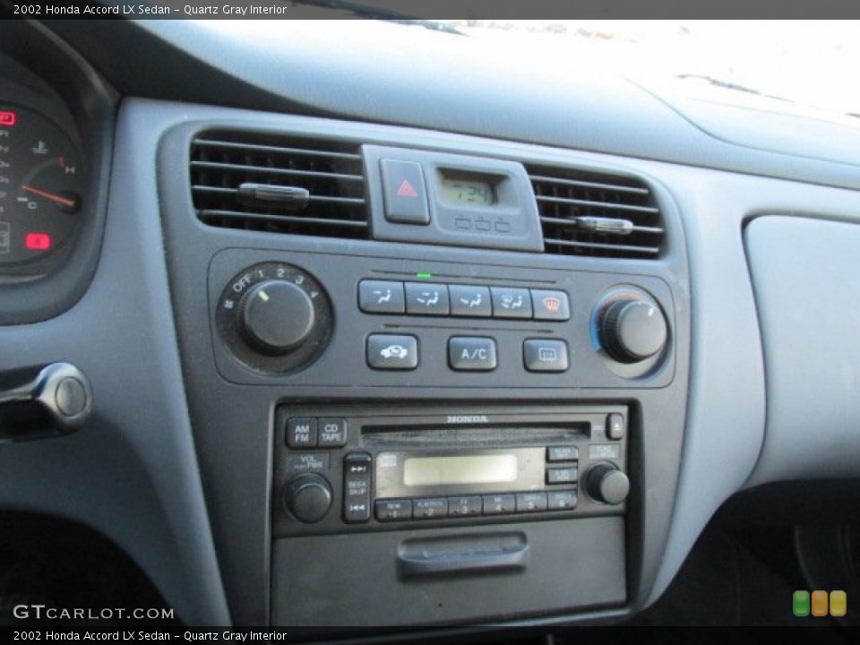 Quartz Gray Interior Controls for the 2002 Honda Accord LX Sedan #79455023