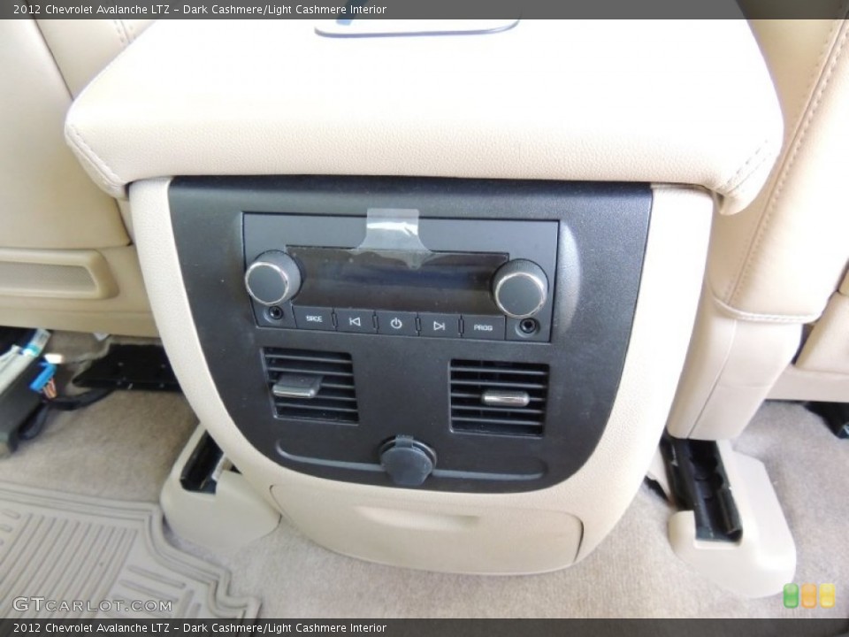 Dark Cashmere/Light Cashmere Interior Controls for the 2012 Chevrolet Avalanche LTZ #79485977