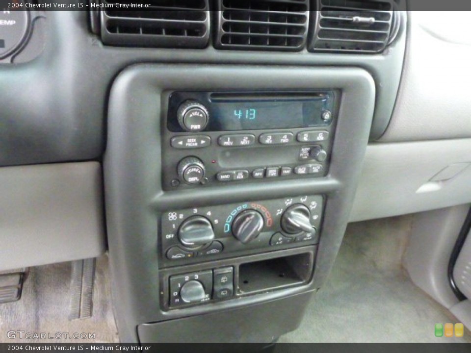 Medium Gray Interior Controls for the 2004 Chevrolet Venture LS #79494881