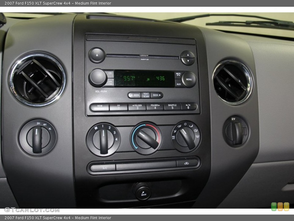 Medium Flint Interior Controls for the 2007 Ford F150 XLT SuperCrew 4x4 #79509342
