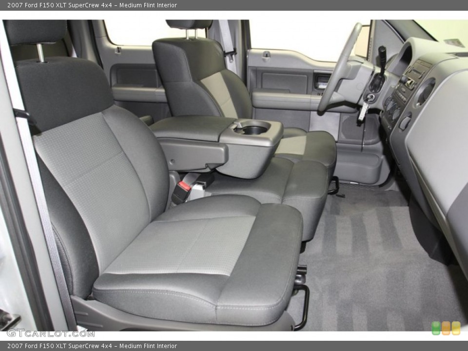 Medium Flint Interior Photo for the 2007 Ford F150 XLT SuperCrew 4x4 #79509500