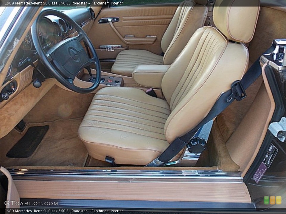 Parchment Interior Photo for the 1989 Mercedes-Benz SL Class 560 SL Roadster #79531897