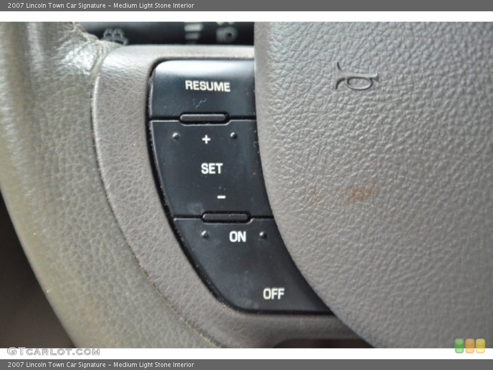 Medium Light Stone Interior Controls for the 2007 Lincoln Town Car Signature #79534933
