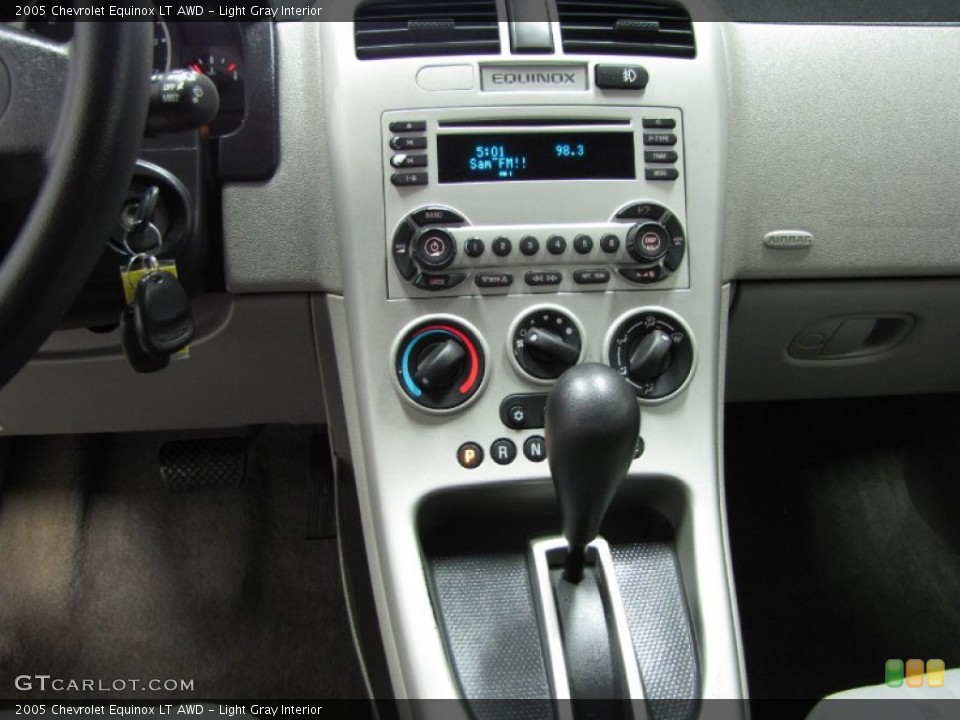 Light Gray Interior Controls for the 2005 Chevrolet Equinox LT AWD #79535469