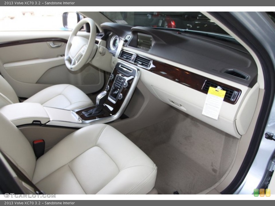 Sandstone Interior Dashboard for the 2013 Volvo XC70 3.2 #79541986