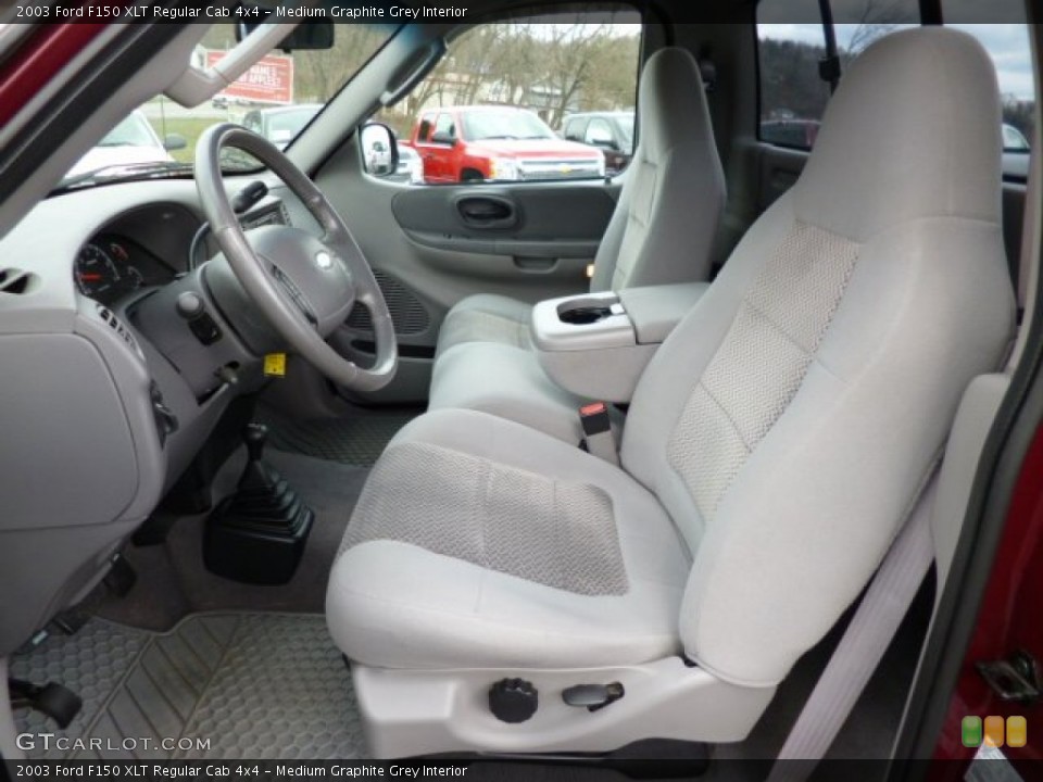 Medium Graphite Grey Interior Photo for the 2003 Ford F150 XLT Regular Cab 4x4 #79542335