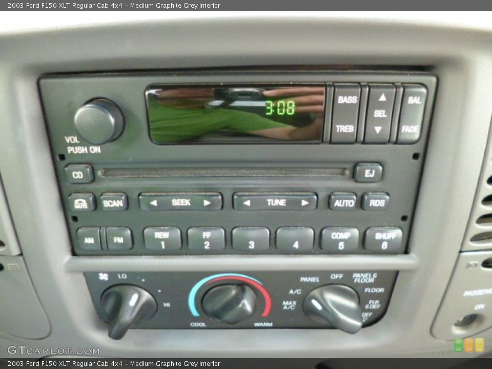 Medium Graphite Grey Interior Controls for the 2003 Ford F150 XLT Regular Cab 4x4 #79542421