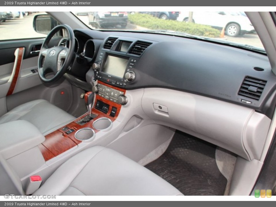 Ash Interior Dashboard for the 2009 Toyota Highlander Limited 4WD #79573308