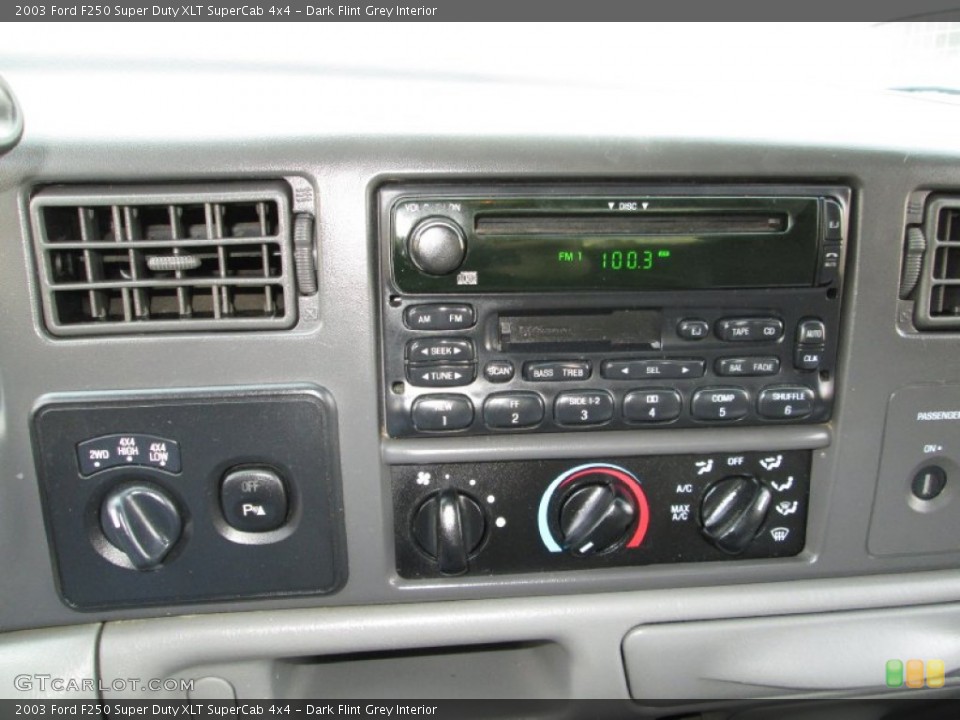 Dark Flint Grey Interior Controls for the 2003 Ford F250 Super Duty XLT SuperCab 4x4 #79574361