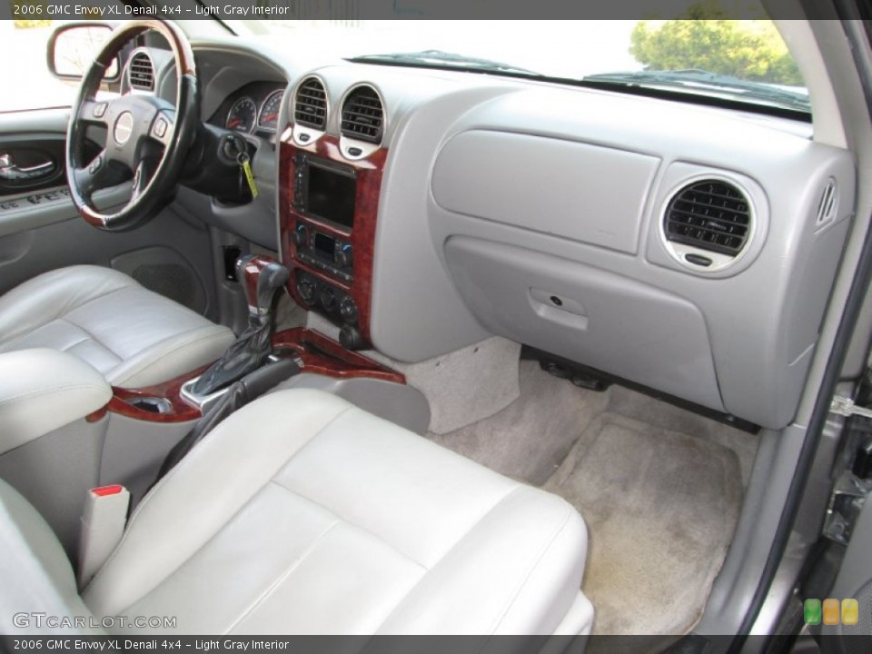 Light Gray Interior Dashboard for the 2006 GMC Envoy XL Denali 4x4 #79574945
