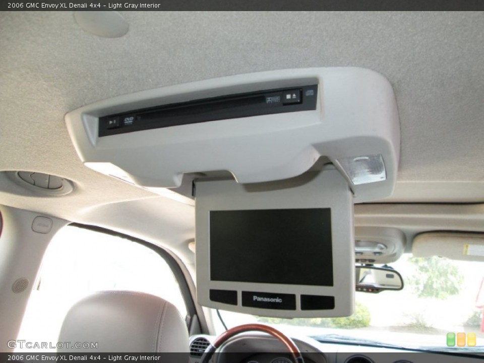 Light Gray Interior Entertainment System for the 2006 GMC Envoy XL Denali 4x4 #79575199