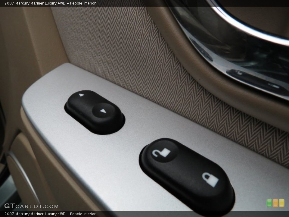 Pebble Interior Controls for the 2007 Mercury Mariner Luxury 4WD #79577491