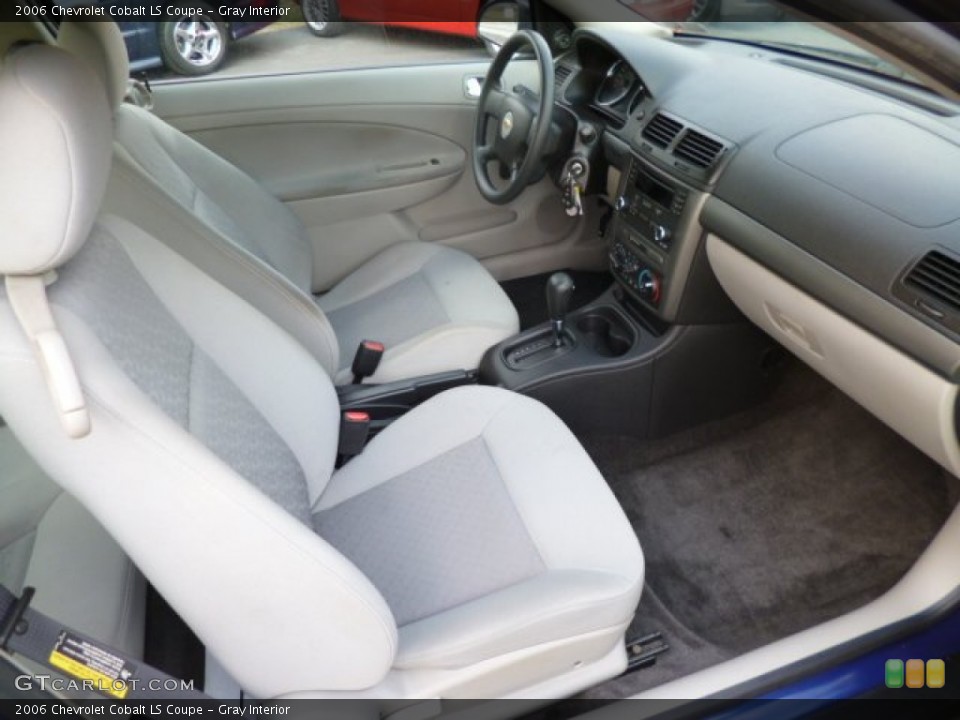 Gray Interior Photo for the 2006 Chevrolet Cobalt LS Coupe #79589242