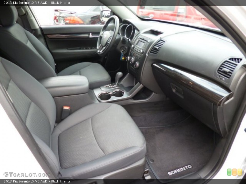 Black Interior Photo for the 2013 Kia Sorento LX V6 AWD #79591965