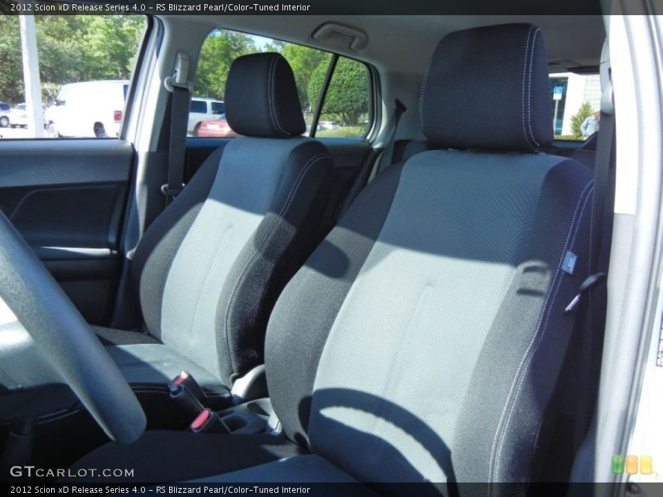 RS Blizzard Pearl/Color-Tuned 2012 Scion xD Interiors