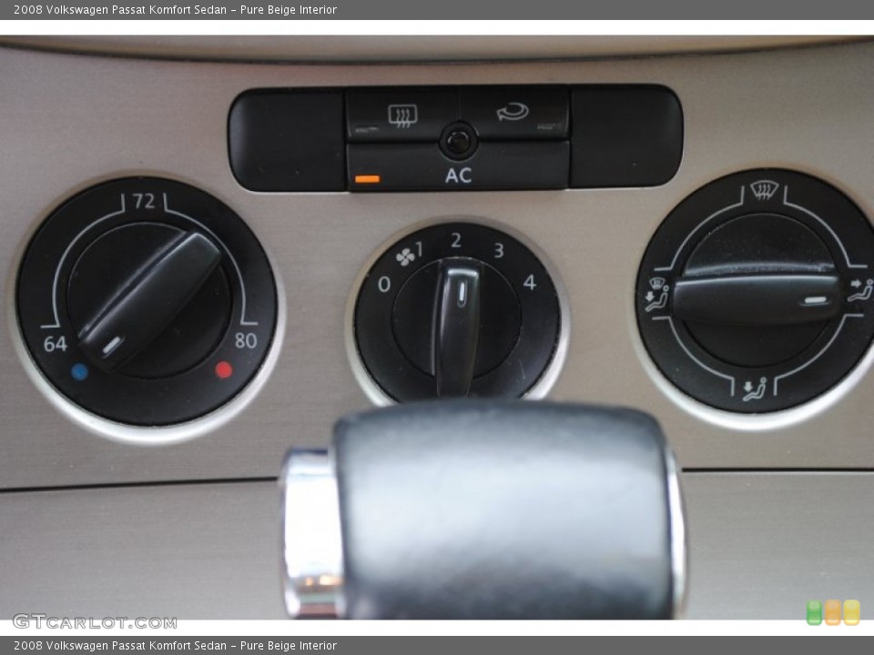 Pure Beige Interior Controls for the 2008 Volkswagen Passat Komfort Sedan #79611121