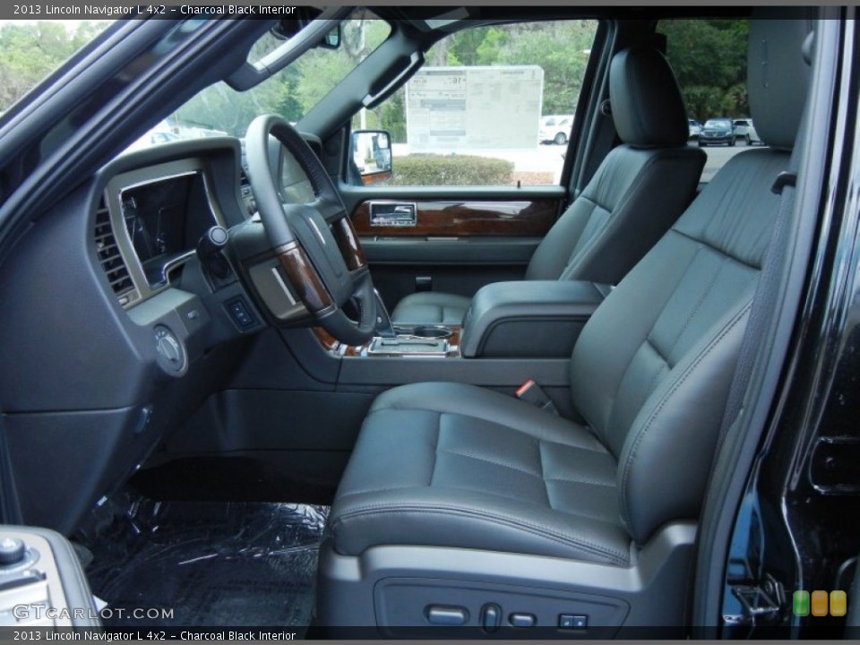 Charcoal Black Interior Photo for the 2013 Lincoln Navigator L 4x2 #79614219