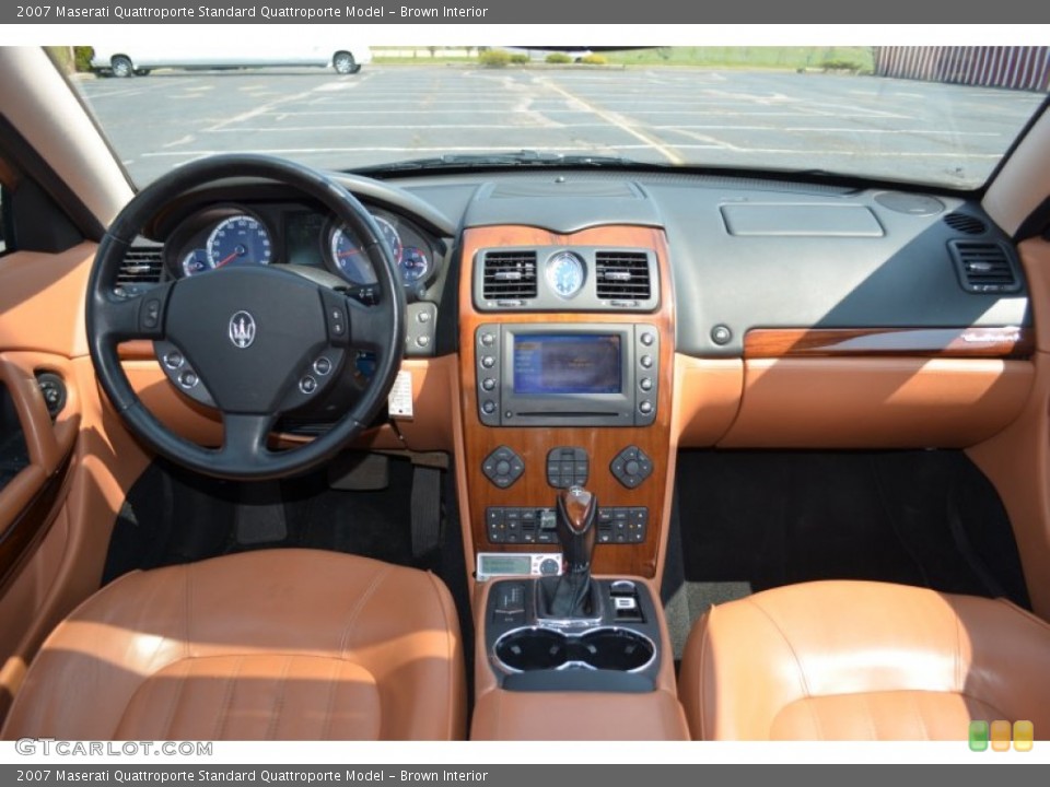 Brown Interior Dashboard for the 2007 Maserati Quattroporte  #79619815