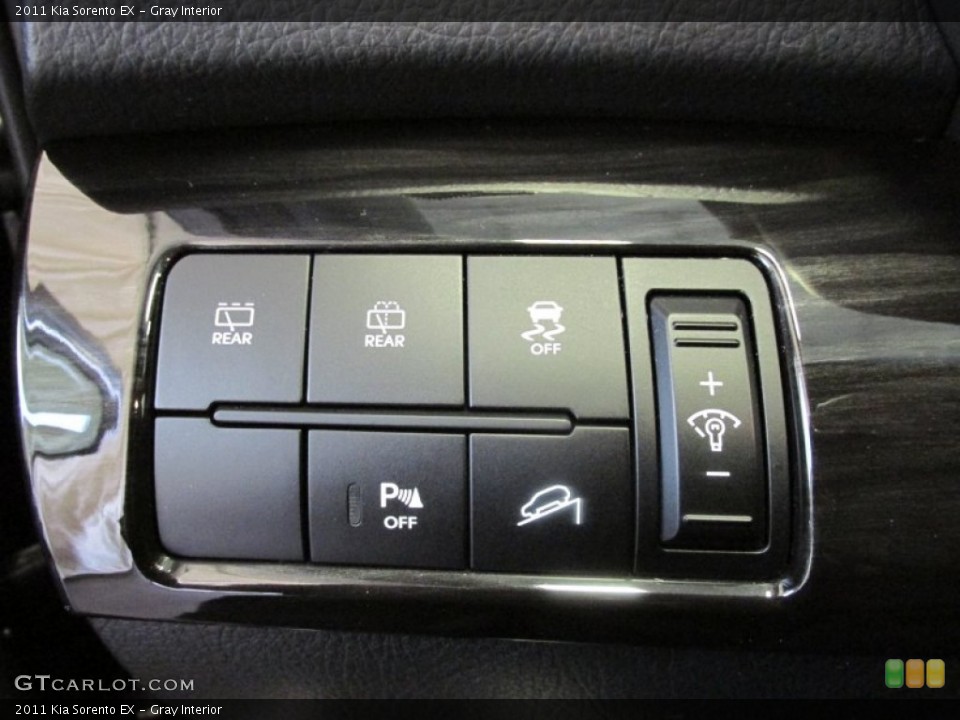 Gray Interior Controls for the 2011 Kia Sorento EX #79624628