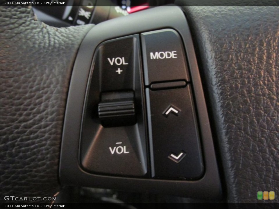 Gray Interior Controls for the 2011 Kia Sorento EX #79624636