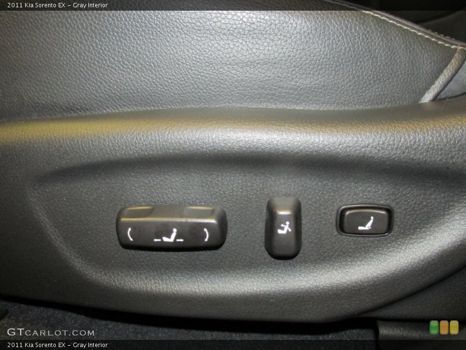 Gray Interior Controls for the 2011 Kia Sorento EX #79624663