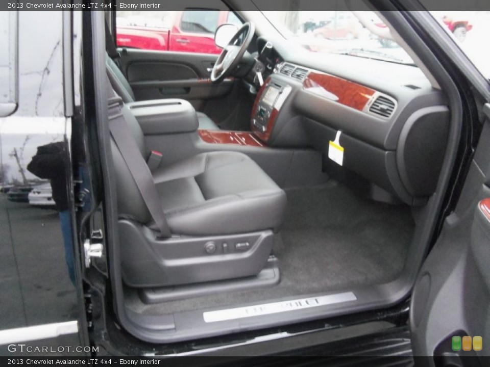 Ebony Interior Photo for the 2013 Chevrolet Avalanche LTZ 4x4 #79641203