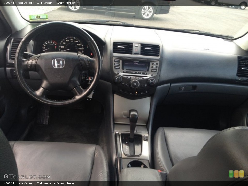 Gray Interior Dashboard for the 2007 Honda Accord EX-L Sedan #79646702