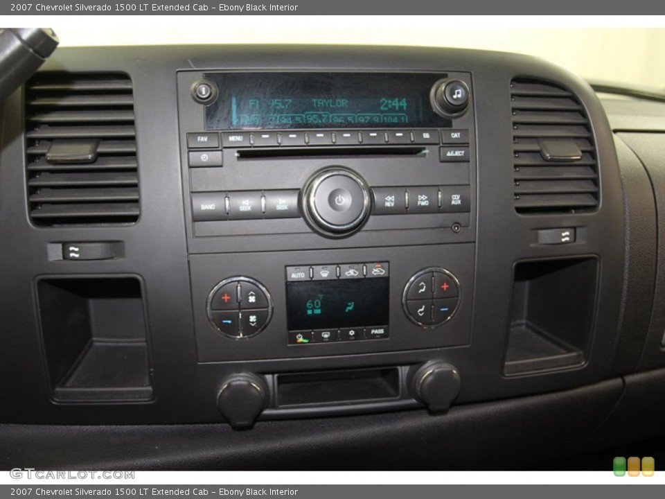Ebony Black Interior Controls for the 2007 Chevrolet Silverado 1500 LT Extended Cab #79650995