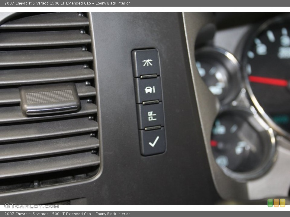 Ebony Black Interior Controls for the 2007 Chevrolet Silverado 1500 LT Extended Cab #79651091