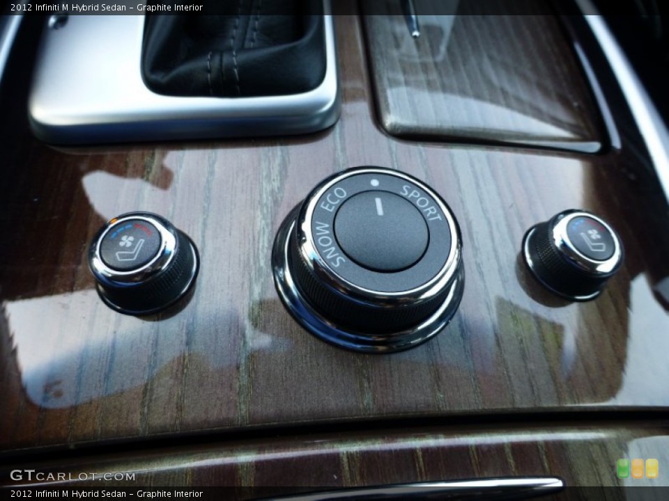 Graphite Interior Controls for the 2012 Infiniti M Hybrid Sedan #79652090