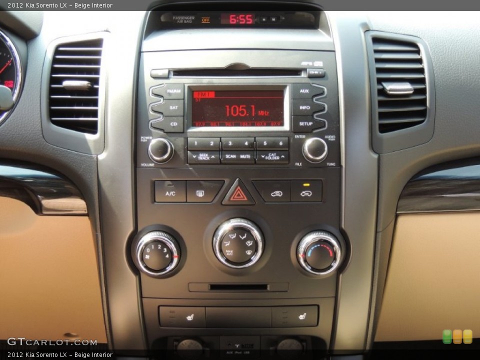 Beige Interior Controls for the 2012 Kia Sorento LX #79652468