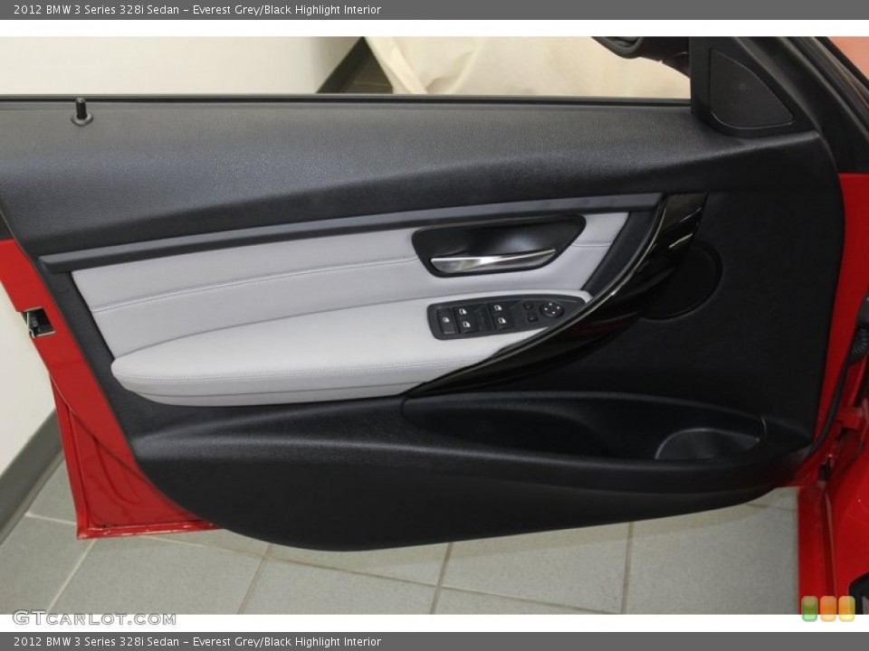 Everest Grey/Black Highlight Interior Door Panel for the 2012 BMW 3 Series 328i Sedan #79654911