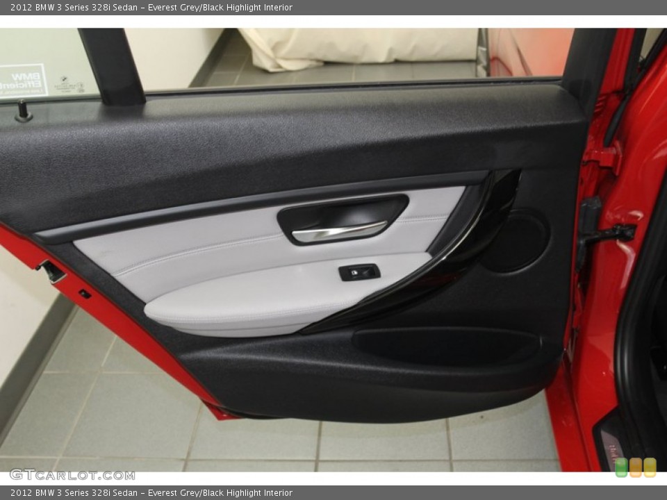 Everest Grey/Black Highlight Interior Door Panel for the 2012 BMW 3 Series 328i Sedan #79655186