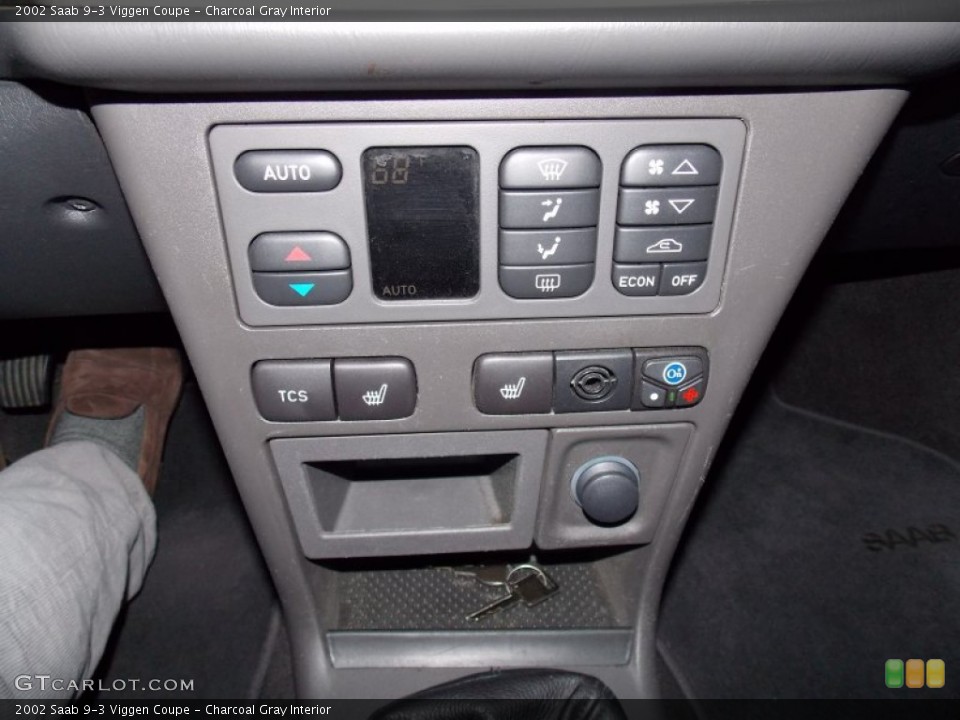 Charcoal Gray Interior Controls for the 2002 Saab 9-3 Viggen Coupe #79655611