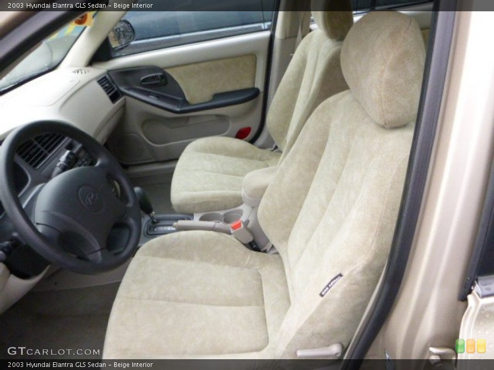 Beige Interior Photo for the 2003 Hyundai Elantra GLS Sedan #79663081