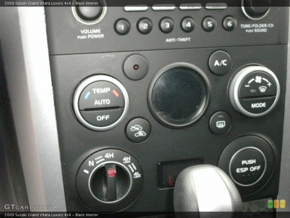 Black Interior Controls for the 2009 Suzuki Grand Vitara Luxury 4x4 #79664599