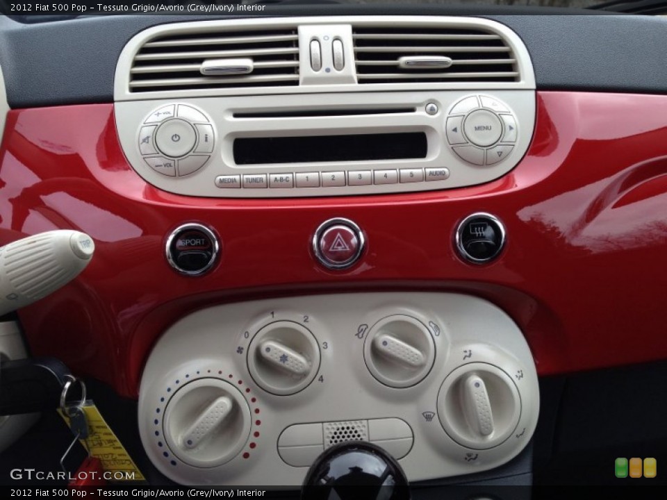 Tessuto Grigio/Avorio (Grey/Ivory) Interior Controls for the 2012 Fiat 500 Pop #79664649