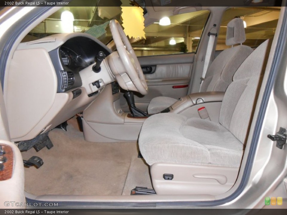 Taupe Interior Photo for the 2002 Buick Regal LS #79704342