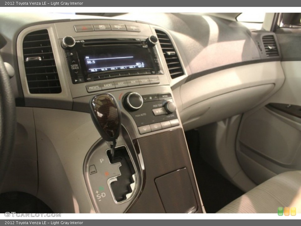 Light Gray Interior Controls for the 2012 Toyota Venza LE #79744538
