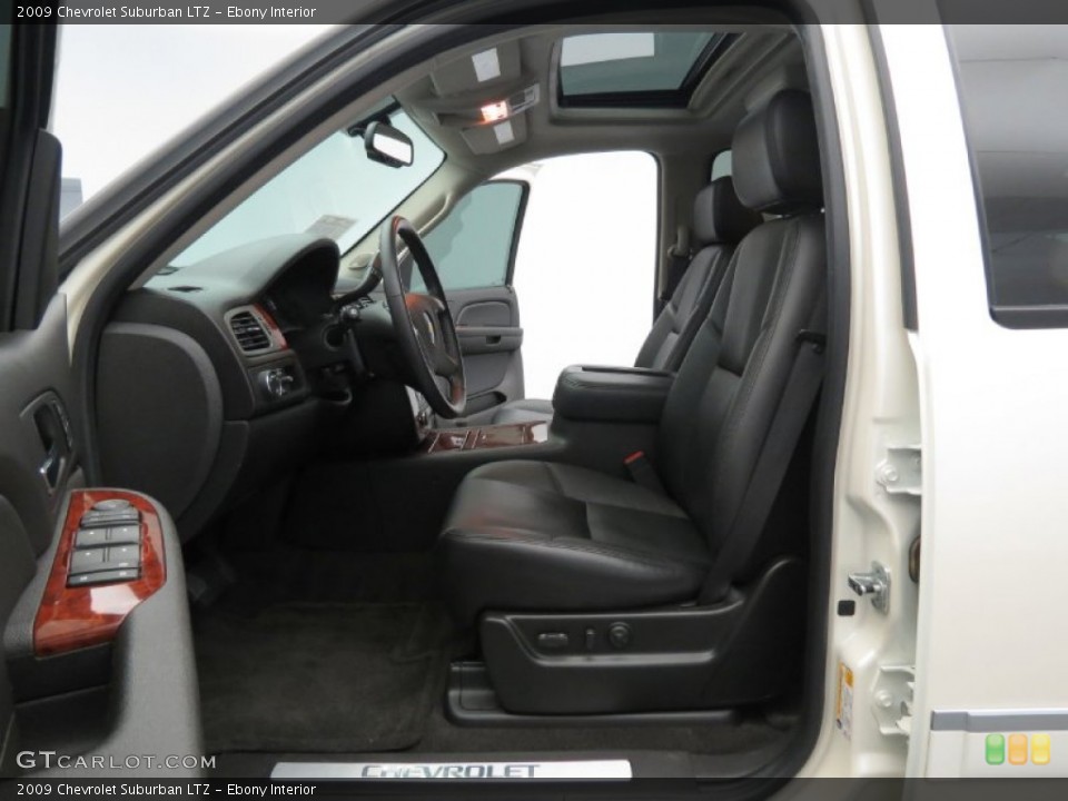 Ebony Interior Photo for the 2009 Chevrolet Suburban LTZ #79746377