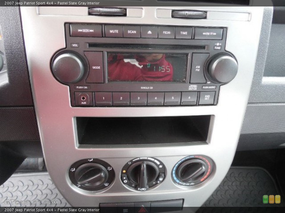 Pastel Slate Gray Interior Controls for the 2007 Jeep Patriot Sport 4x4 #79750072