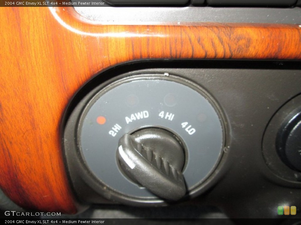 Medium Pewter Interior Controls for the 2004 GMC Envoy XL SLT 4x4 #79751519